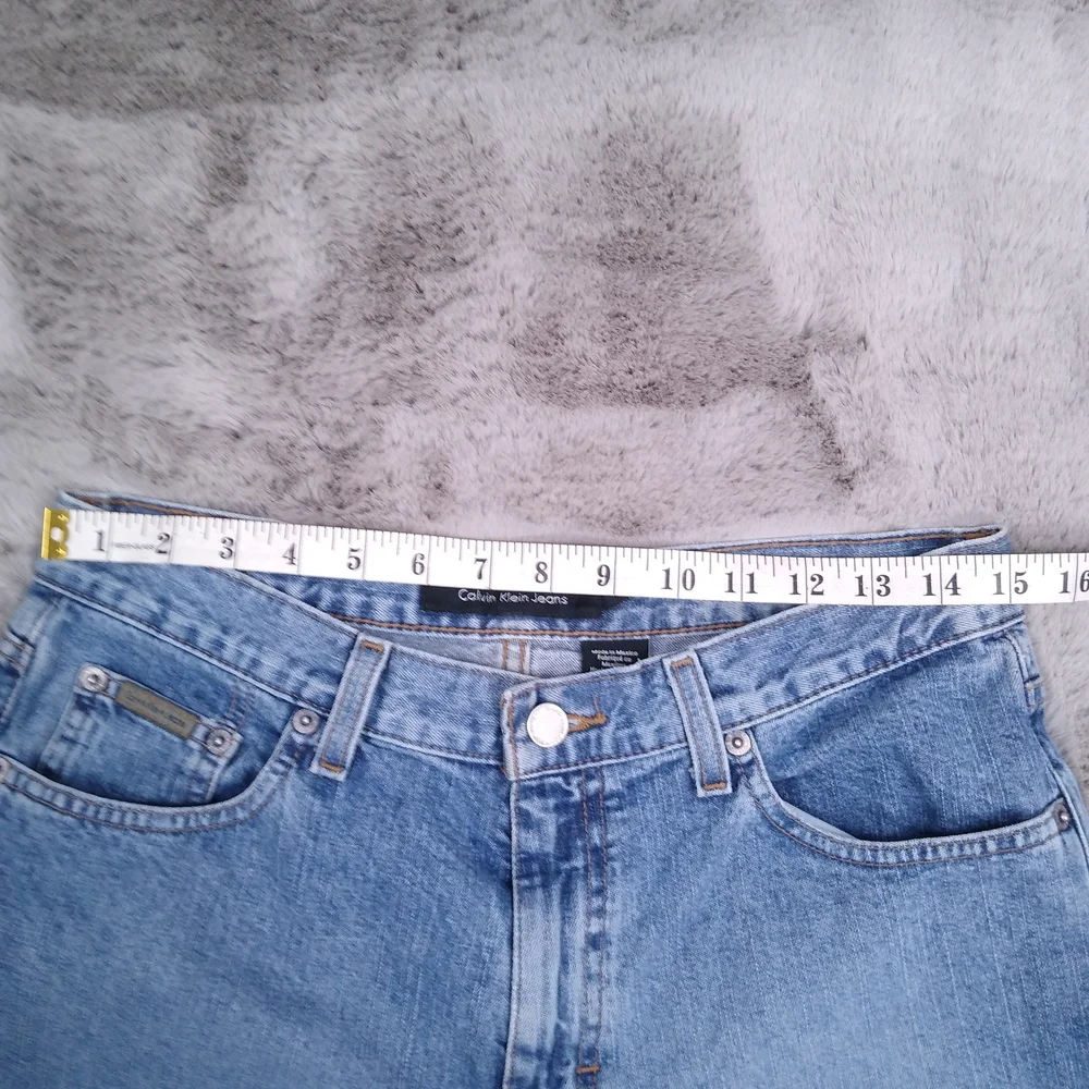 Classic Light Blue Denim Jeans - Picture 3 of 8